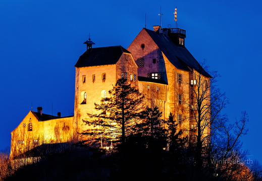 Waldburg bei daemmerung -HDR Bild